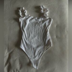 Aritzia sundays best firecracker ribbed thong bodysuit - size s//white